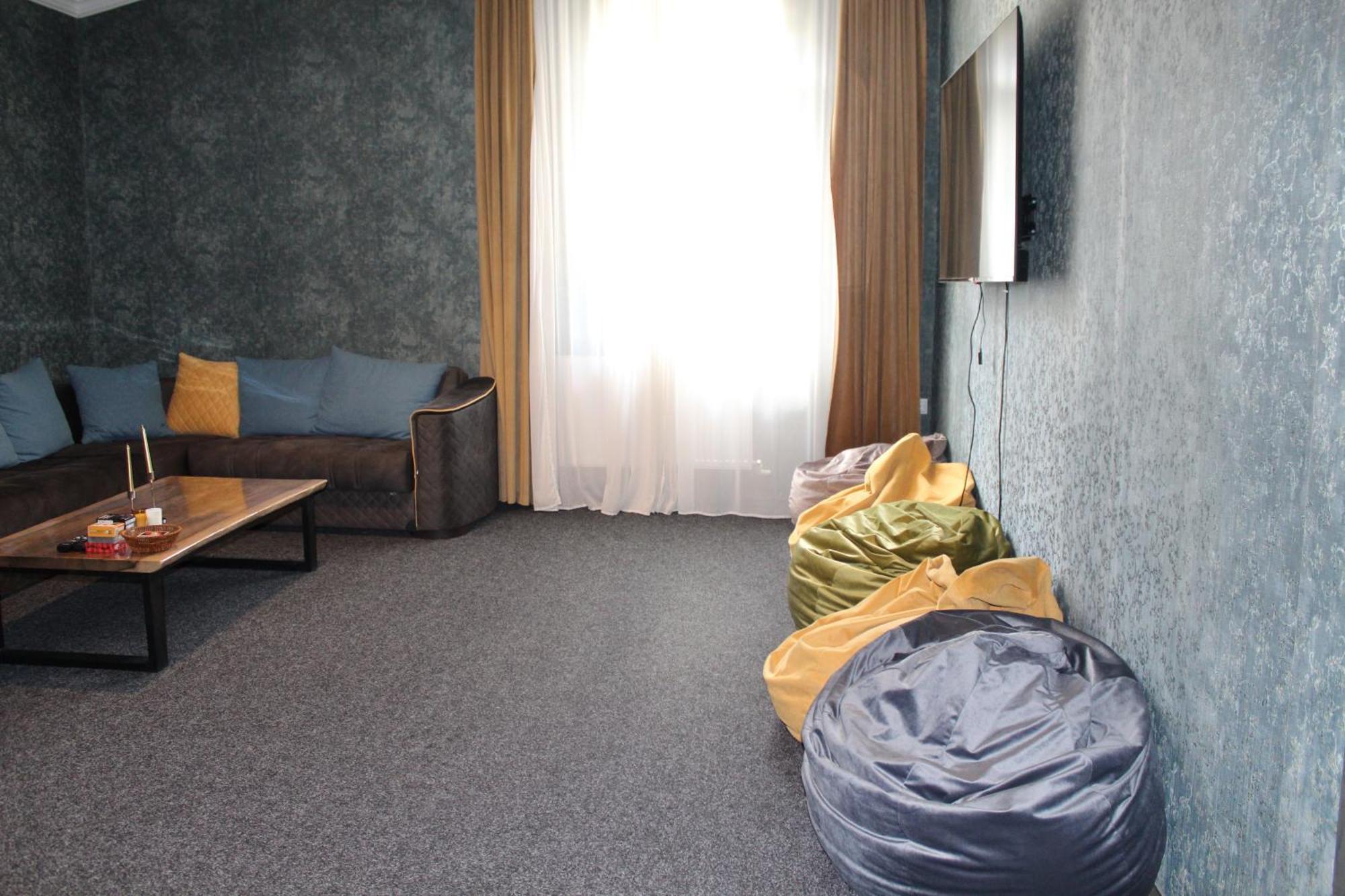 מסטיה Hotel Eden מראה חיצוני תמונה