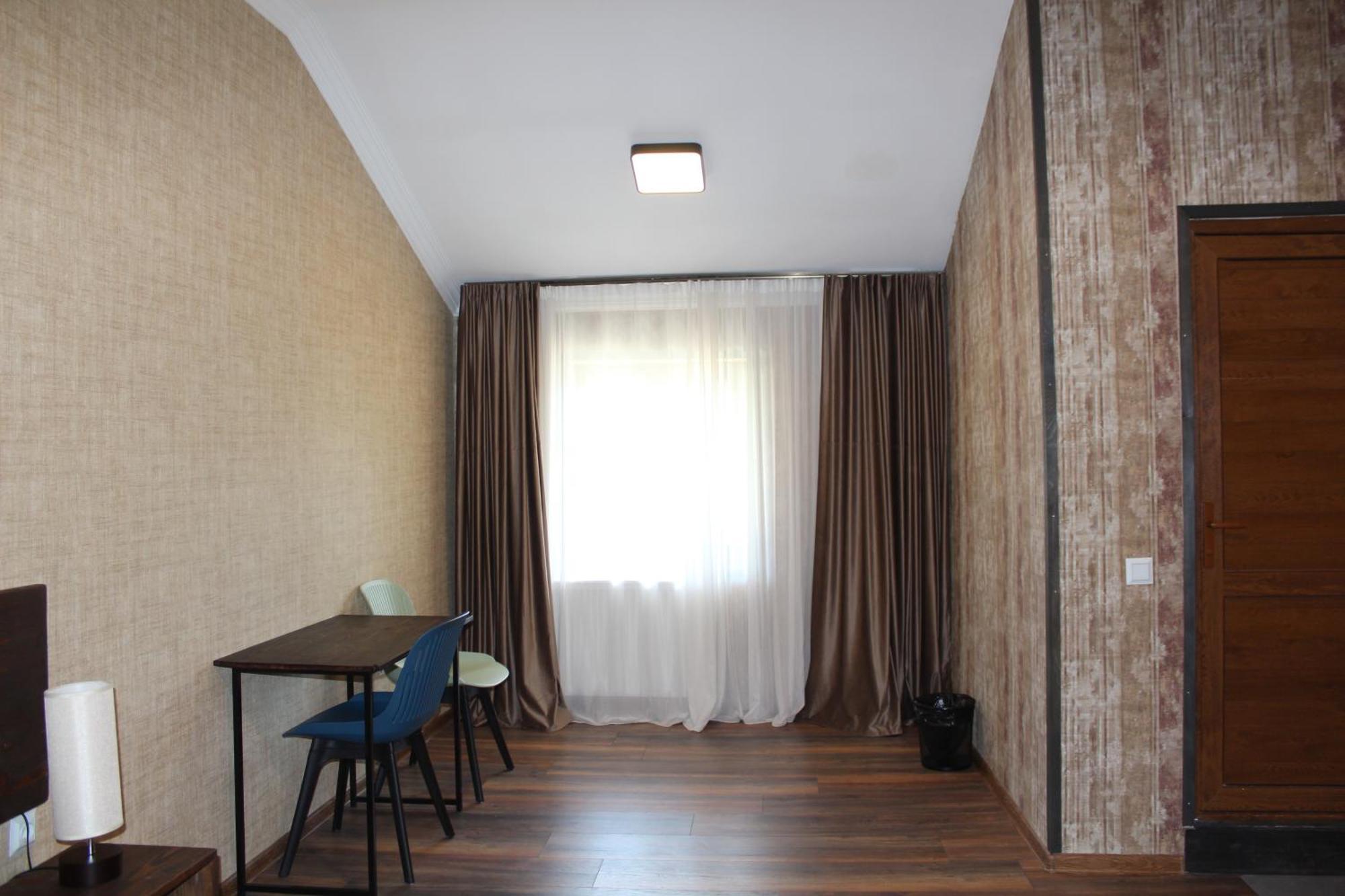 מסטיה Hotel Eden מראה חיצוני תמונה
